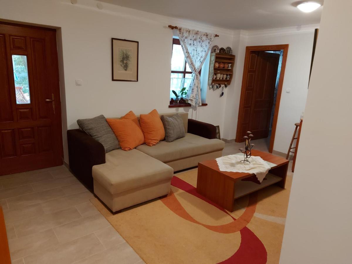 شقة Vertessomlo  في Nyugalom Szigete 2 Fos Apartman 1 Haloterrel المظهر الخارجي الصورة
